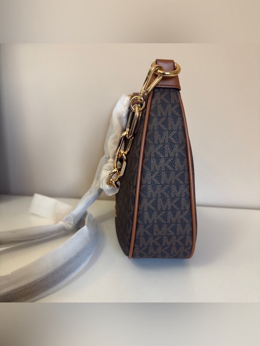 Michael Kors CORA LG ZIP POUCHETTE - Picture 3 of 10